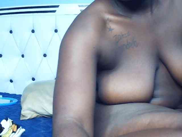 Booty-empress webcam