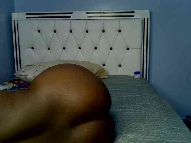 Booty-empress webcam