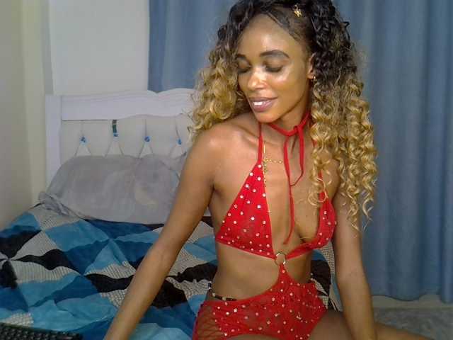 PetiteCocoo live cam on BongaCams