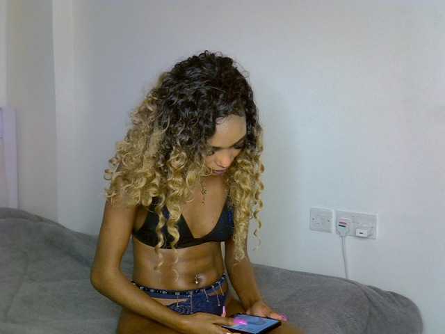 PetiteCocoo live cam on BongaCams