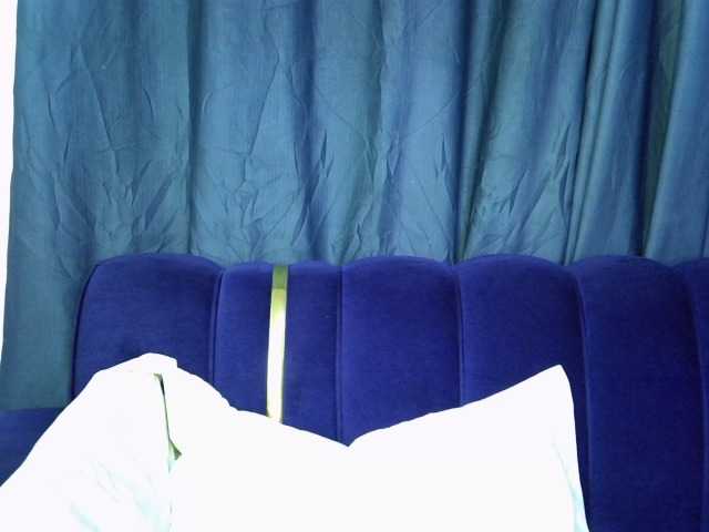 PrettyNoirr live cam on BongaCams