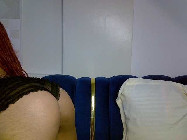 PrettyNoirr live cam on BongaCams
