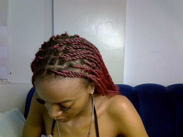 PrettyNoirr live cam on BongaCams