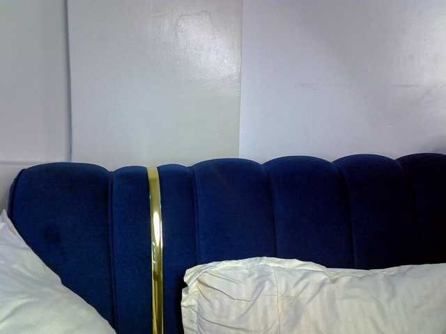 PrettyNoirr live cam on BongaCams
