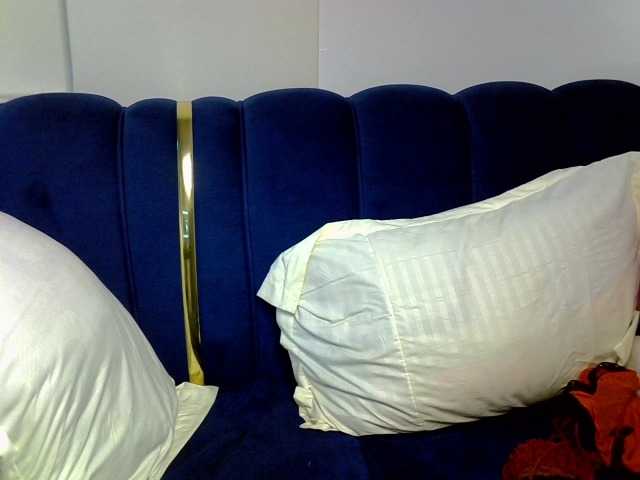 PrettyNoirr live cam on BongaCams
