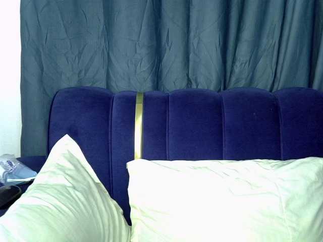 PrettyNoirr live cam on BongaCams