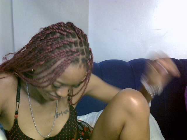 PrettyNoirr live cam on BongaCams