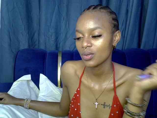Model: PrettyNoirr