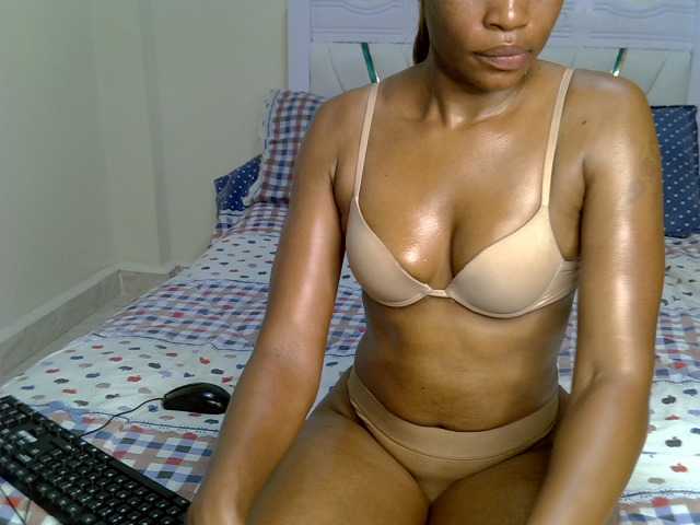 Prettysirenn live cam on BongaCams