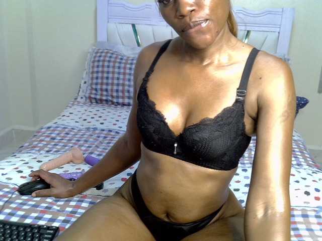 Prettysirenn live cam on BongaCams