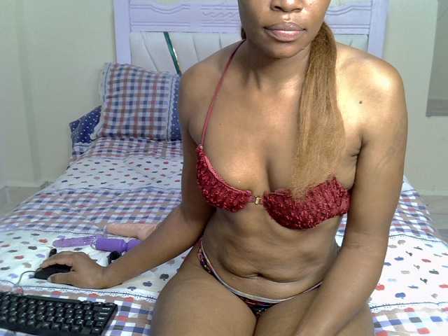 Prettysirenn live cam on BongaCams