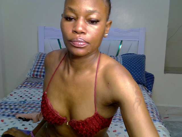 Prettysirenn live cam on BongaCams