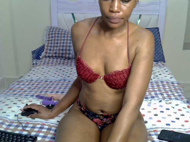 Prettysirenn live cam on BongaCams