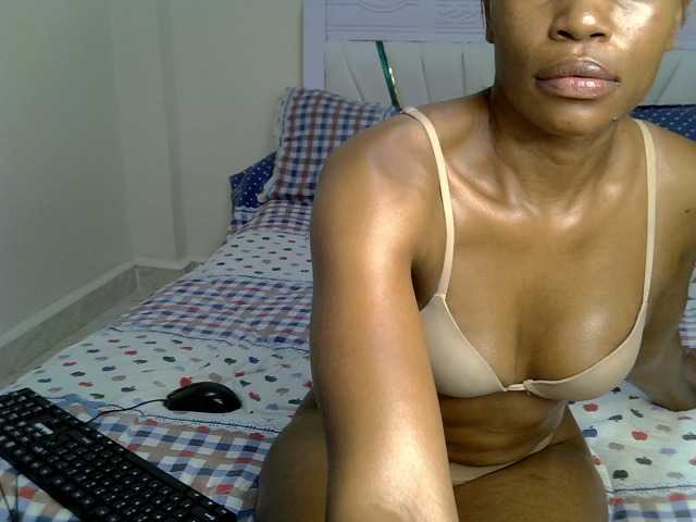Prettysirenn live cam on BongaCams