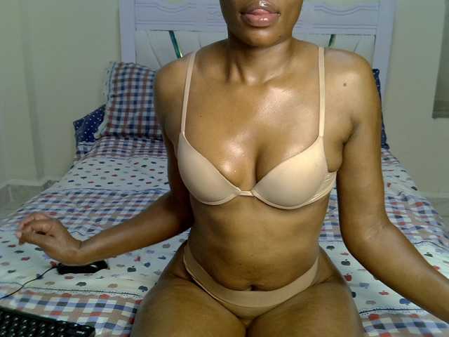 Prettysirenn live cam on BongaCams