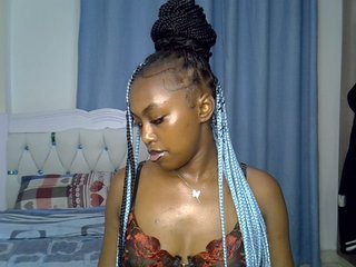 Petitedolliey's Live Webcam