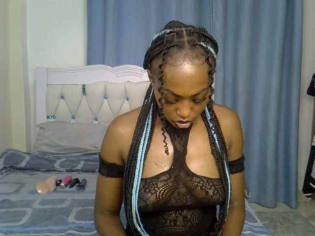 Petitedolliey live cam preview