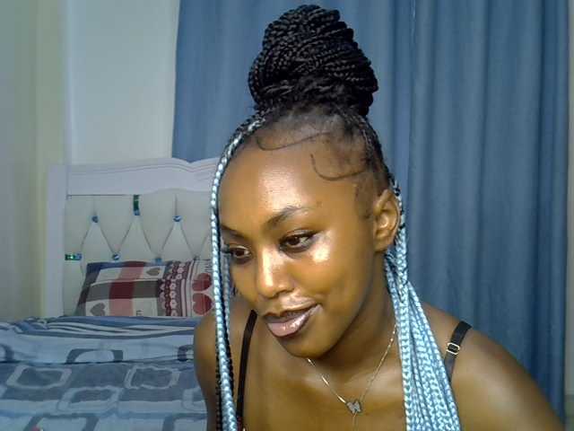 Petitedolliey live cam on BongaCams