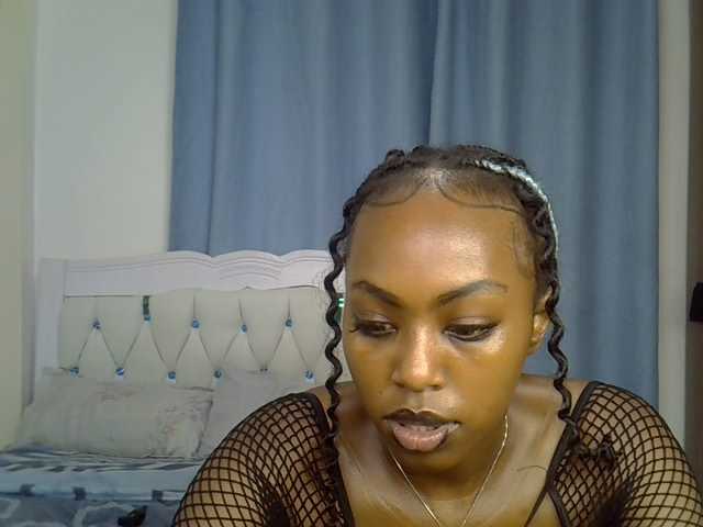 Petitedolliey live cam on BongaCams