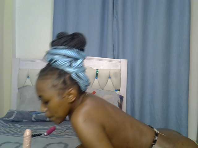 Petitedolliey — live female cam