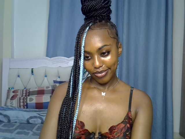 Petitedolliey live cam on BongaCams