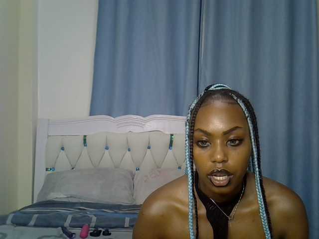 Petitedolliey live cam on BongaCams
