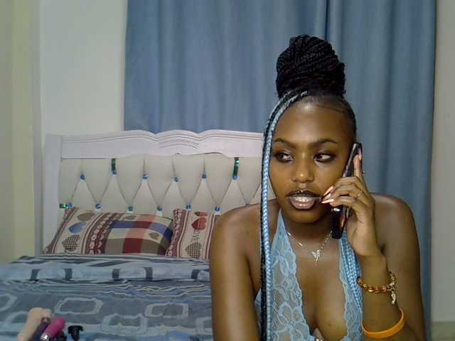 Petitedolliey live cam on BongaCams