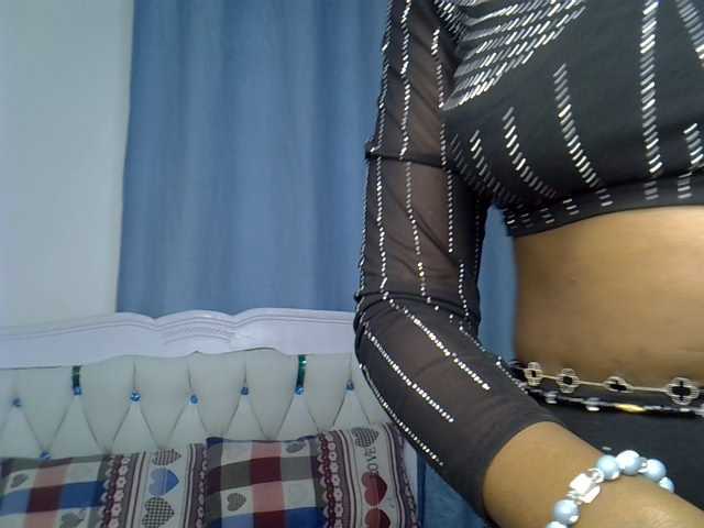 Petitedolliey live cam on BongaCams