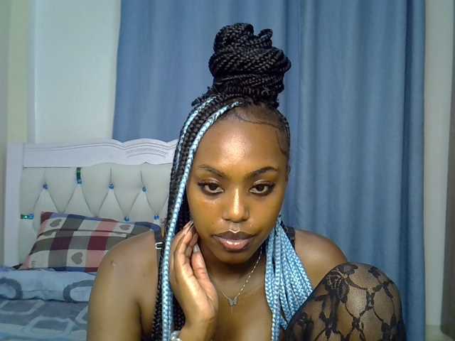 Petitedolliey live cam on BongaCams