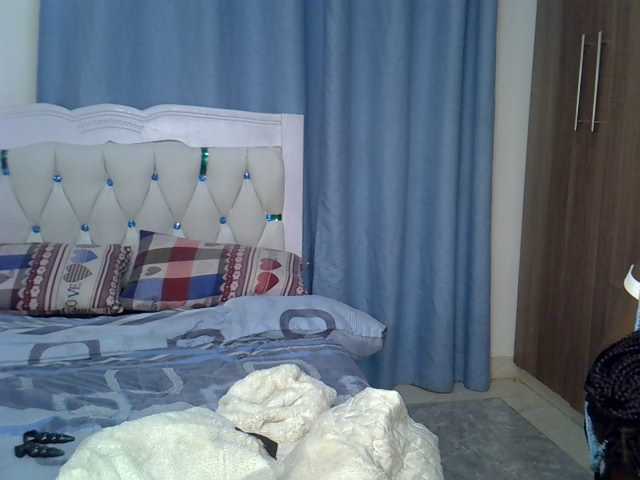 Petitedolliey live cam on BongaCams