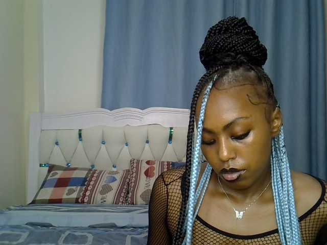 Petitedolliey live cam on BongaCams