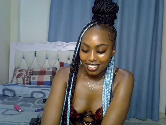 Petitedolliey live cam on BongaCams
