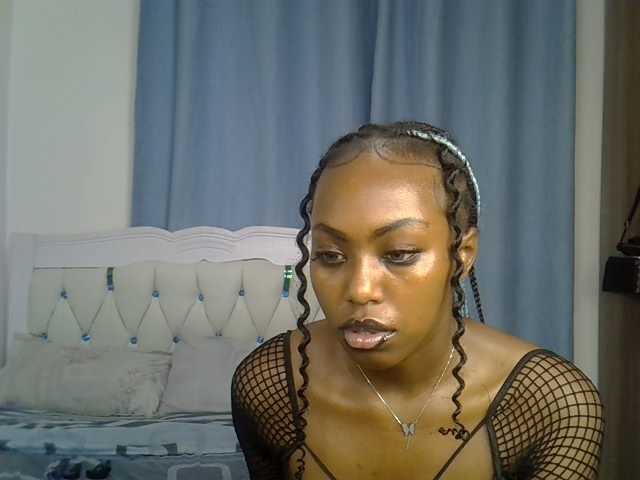 Petitedolliey live cam on BongaCams