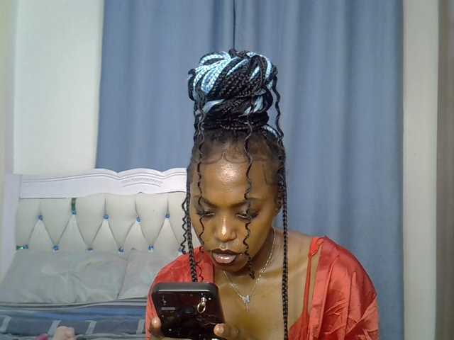 Petitedolliey live cam on BongaCams