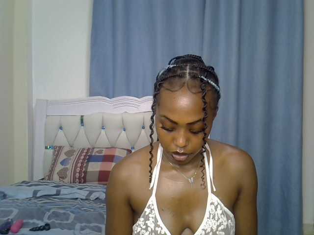 Petitedolliey live cam