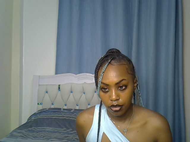 Petitedolliey live cam on BongaCams
