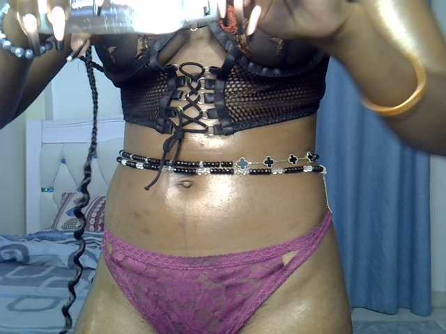 Petitedolliey live cam on BongaCams