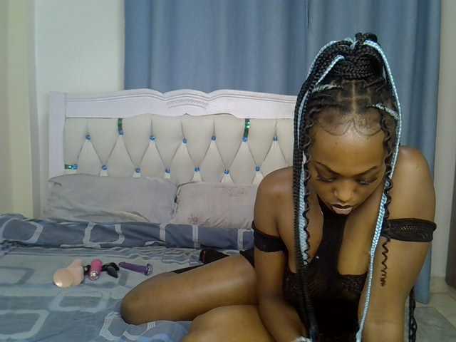 Petitedolliey live cam on BongaCams