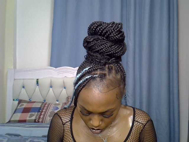 Petitedolliey live cam on BongaCams