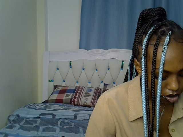 Petitedolliey live cam on BongaCams
