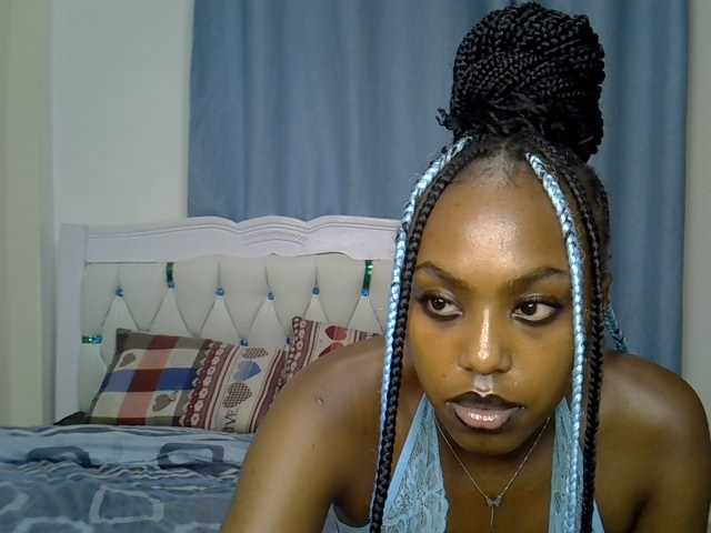 Petitedolliey live cam on BongaCams