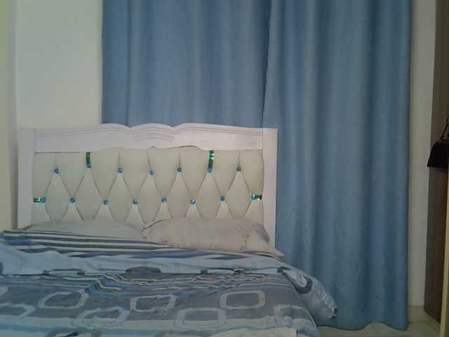 Petitedolliey live cam on BongaCams