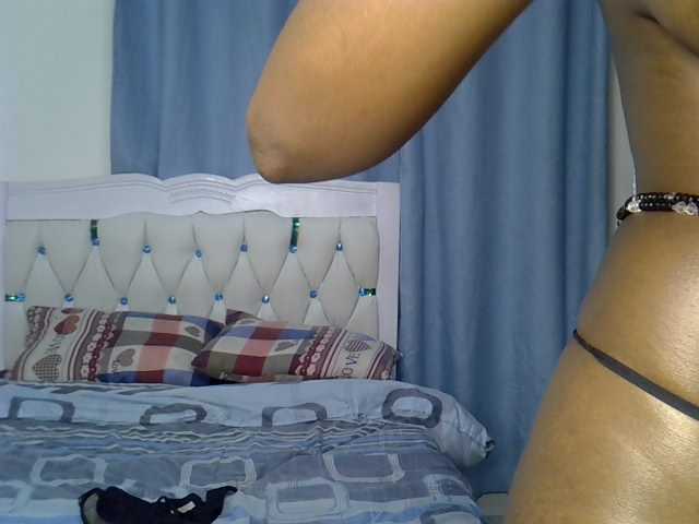 Petitedolliey live cam on BongaCams