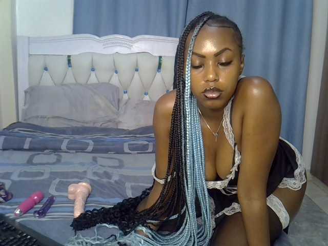 Petitedolliey live cam on BongaCams