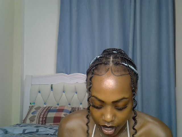 Petitedolliey live cam on BongaCams