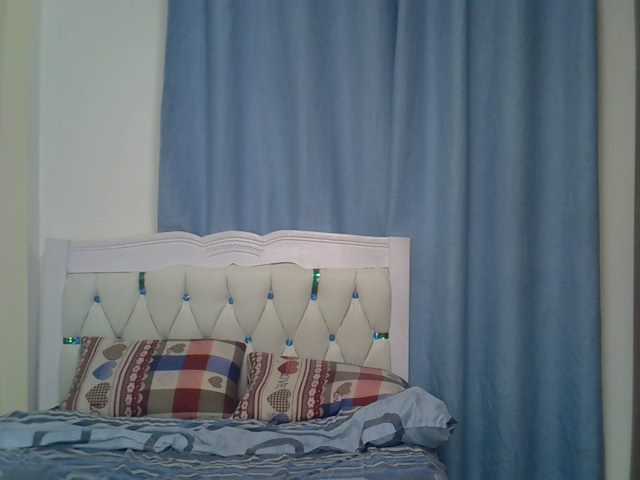 Petitedolliey live cam on BongaCams
