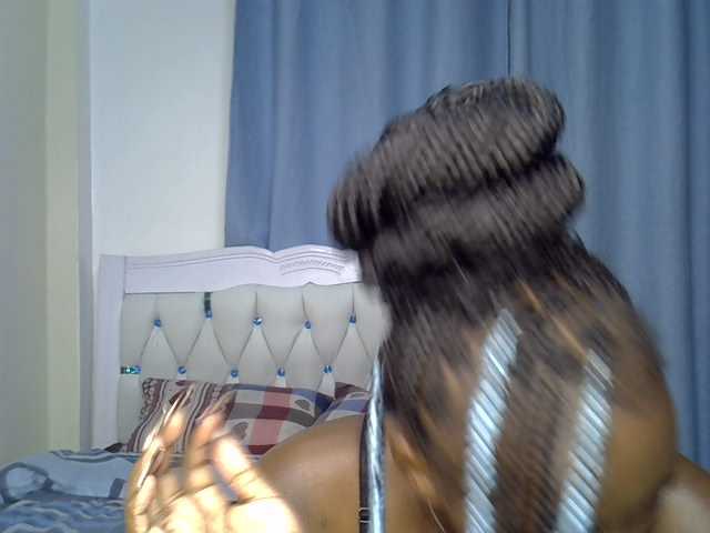 Petitedolliey live cam on BongaCams