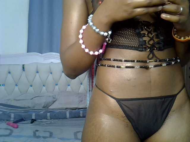 Petitedolliey live cam on BongaCams