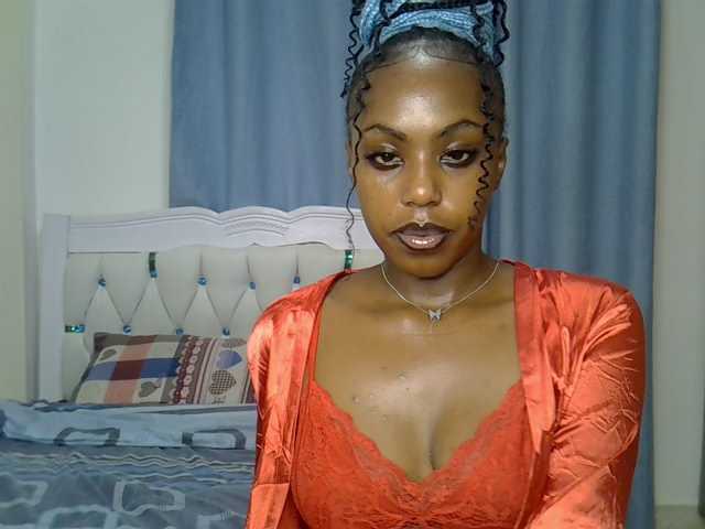 Petitedolliey live cam on BongaCams