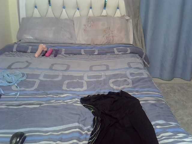 Petitedolliey live cam on BongaCams